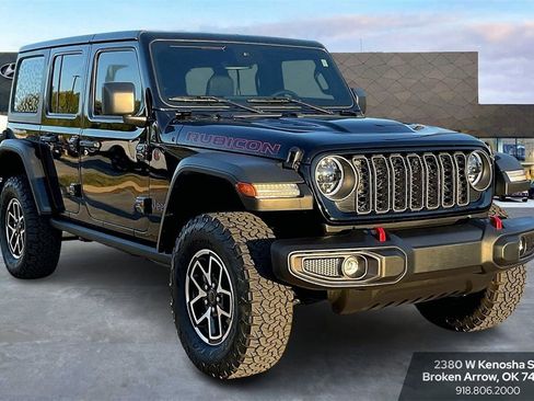 Used 2025 Jeep Wrangler Unlimited Rubicon w/ Technology Group image 2