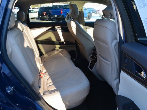 Used 2019 Lincoln Nautilus Reserve w/ Cargo Utility Package image 22