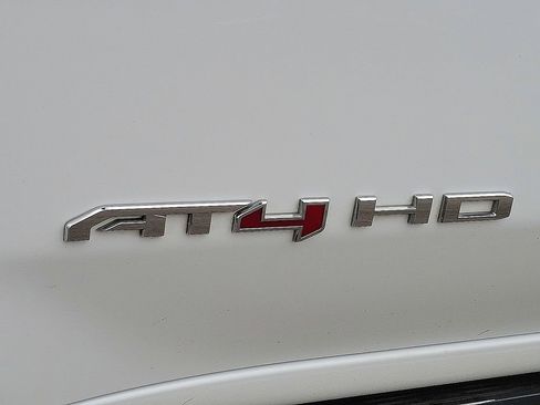 Used 2024 GMC Sierra 2500 AT4 w/ AT4 Premium Plus Package AWD/4WD image 9
