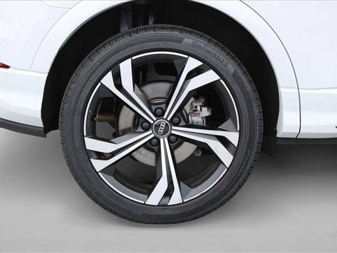 Used 2023 Audi Q3 2.0T Premium Plus w/ Premium Plus Package AWD/4WD image 13