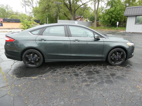 Used 2016 Ford Fusion SE w/ Equipment Group 201A image 4