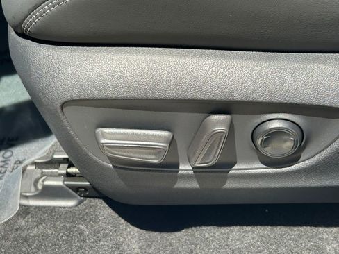Used 2025 Toyota RAV4 Limited FWD image 25