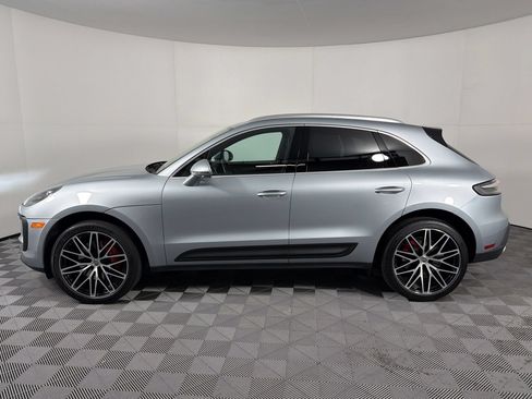 Certified 2023 Porsche Macan S AWD/4WD image 2