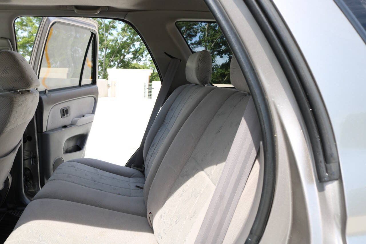 Used 2002 Toyota 4Runner SR5 AWD/4WD image 91