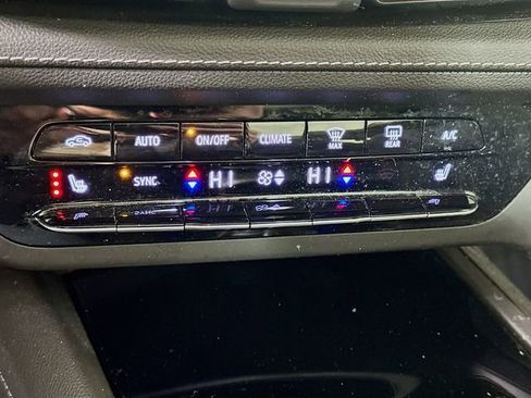 Used 2023 Buick Envision Essence w/ Technology Package I image 17