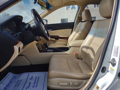 Used 2011 Honda Crosstour EX-L image 9