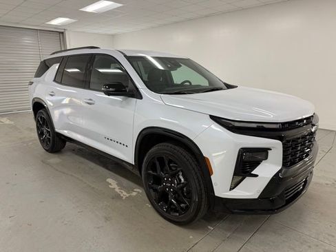 New 2026 Chevrolet Traverse RS image 3