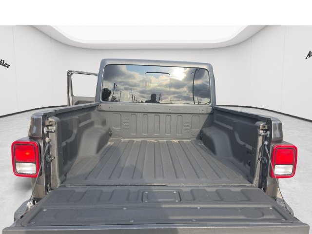 Used 2021 Jeep Gladiator Overland w/ Popular Equipment Package AWD/4WD image 23