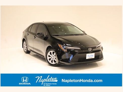 Used 2026 Toyota Corolla LE FWD image 1