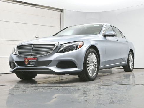 Used 2017 Mercedes-Benz C 300 4MATIC Sedan image 9
