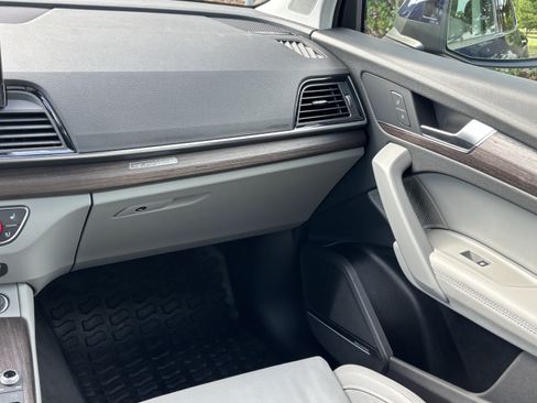 Certified 2025 Audi Q5 2.0T Premium Plus w/ Premium Plus Package AWD/4WD image 34