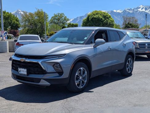 Used 2025 Chevrolet Blazer LT AWD/4WD image 9