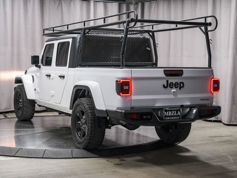 Used 2021 Jeep Gladiator Sport AWD/4WD image 2