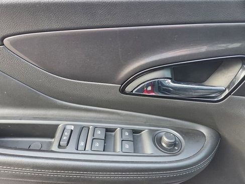 Used 2019 Buick Encore Essence AWD/4WD image 18