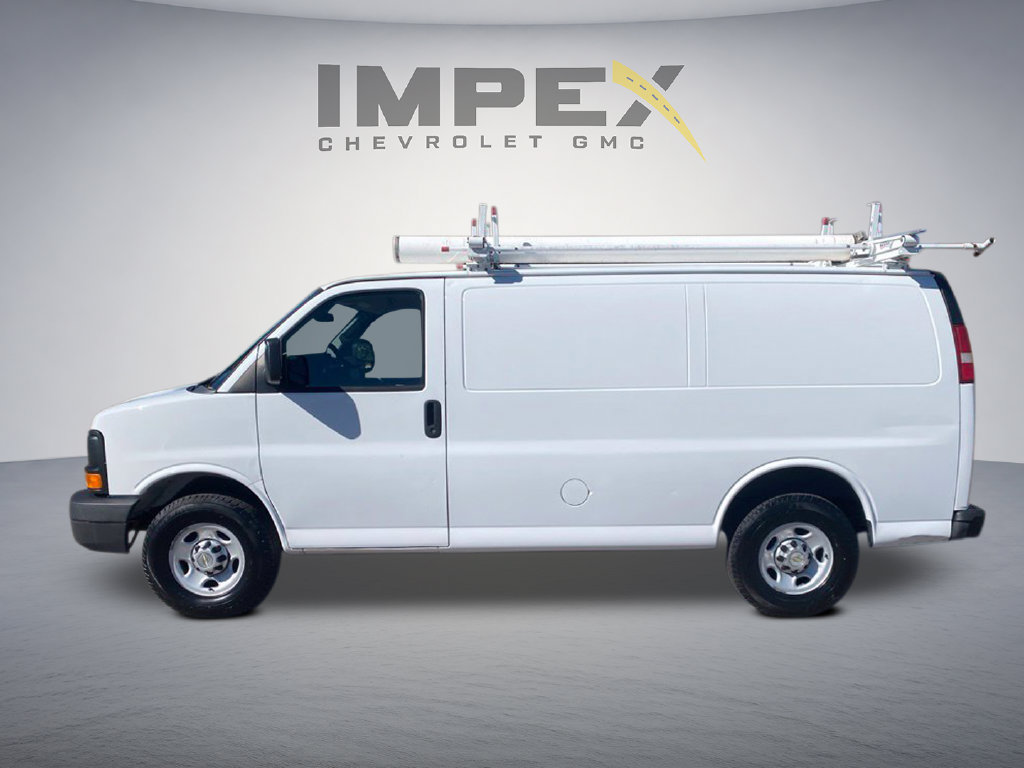 Used 2014 Chevrolet Express 3500 RWD image 2