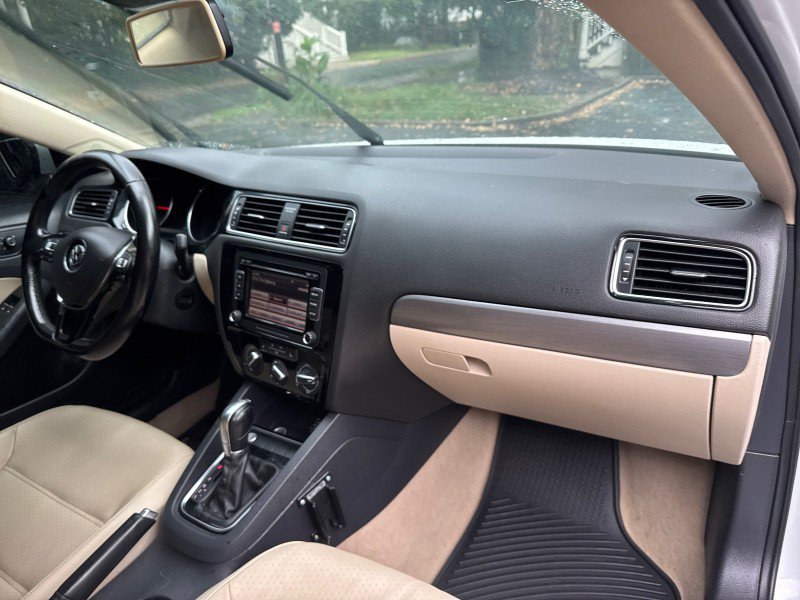 Used 2015 Volkswagen Jetta TDI SE FWD image 23