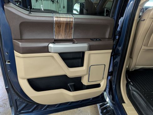 Used 2018 Ford F150 Lariat w/ Equipment Group 502A Luxury image 13