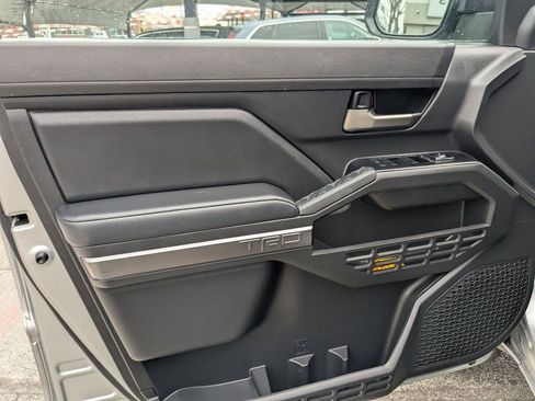 Used 2025 Toyota Tacoma TRD Off-Road image 14