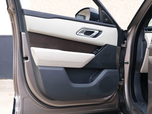 Used 2020 Land Rover Range Rover Velar R-Dynamic S image 19