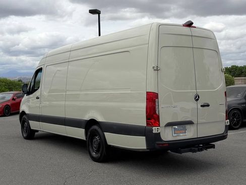 Used 2024 Mercedes-Benz Sprinter 2500 image 10