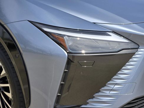 Used 2023 Lexus RZ 450e Premium w/ Technology Package image 12