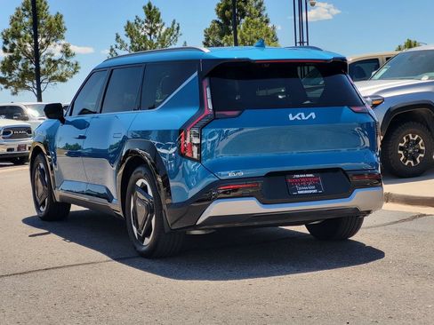 Used 2024 Kia EV9 Land AWD/4WD image 6