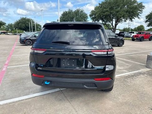 Used 2023 Jeep Grand Cherokee Trailhawk w/ Advanced Protech Group II AWD/4WD image 7