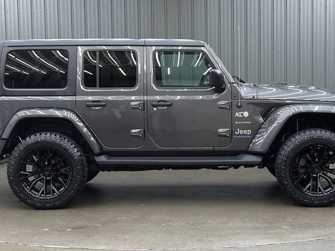 Used 2023 Jeep Wrangler Unlimited Sahara w/ Cold Weather Group AWD/4WD image 6