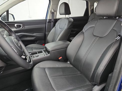 Used 2023 Kia Sorento S w/ Panoramic Sunroof Package image 15