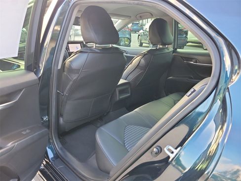 Used 2021 Toyota Camry SE w/ Convenience Package image 9