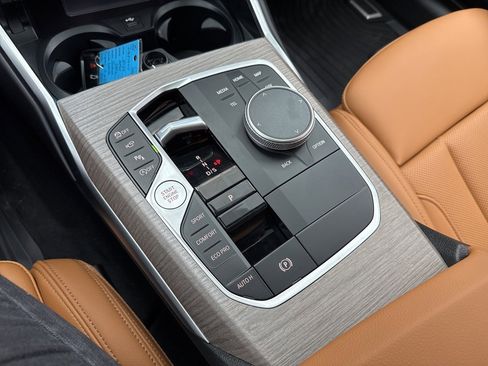 Used 2025 BMW 330i xDrive Sedan w/ Premium Package image 28