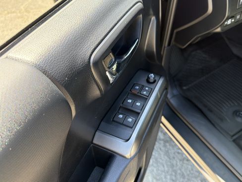 Used 2021 Toyota Tacoma TRD Sport AWD/4WD image 14