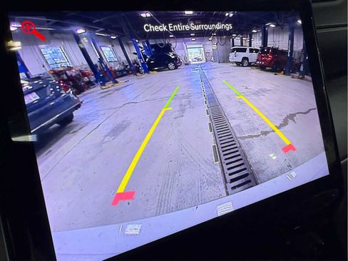 Used 2025 Jeep Grand Cherokee L Limited w/ Black Appearance Package image 17