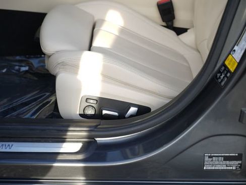 Used 2019 BMW 330i xDrive Sedan w/ Convenience Package AWD/4WD image 20
