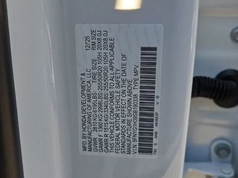 New 2025 Honda Pilot Sport image 14