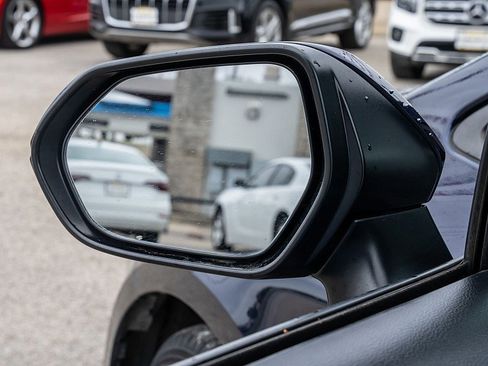 Used 2022 Toyota Corolla LE image 32