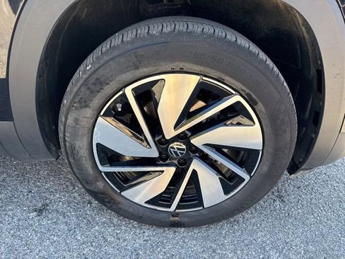 Used 2026 Volkswagen Atlas SE image 12