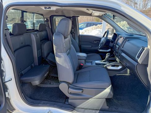 Certified 2024 Nissan Frontier SV w/ SV Convenience Package image 14