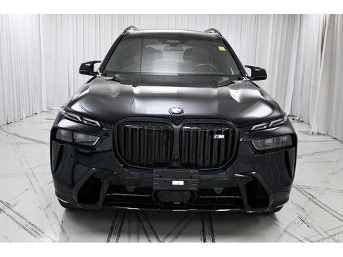 Used 2025 BMW X7 M60i AWD/4WD image 3