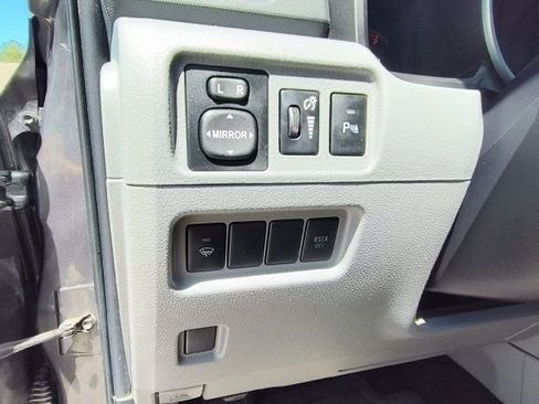 Used 2013 Toyota 4Runner SR5 AWD/4WD image 15