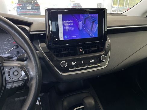 Used 2024 Toyota Corolla LE FWD image 17