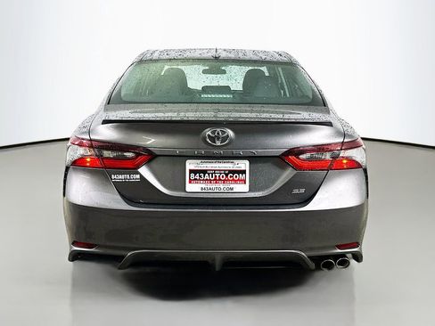 Used 2021 Toyota Camry SE image 6