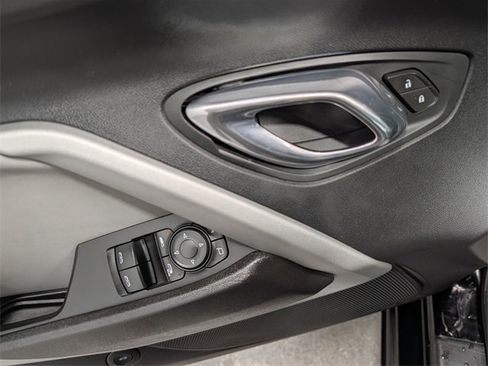 Used 2020 Chevrolet Camaro LT image 10