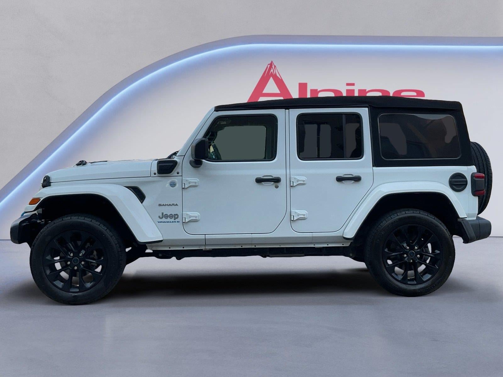 Used 2024 Jeep Wrangler Unlimited Sahara AWD/4WD image 2