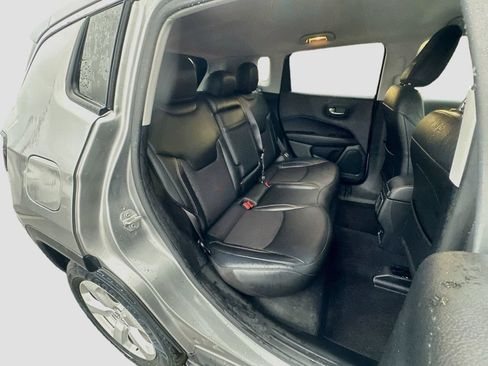 Used 2019 Jeep Compass Latitude w/ Popular Equipment Group FWD image 20