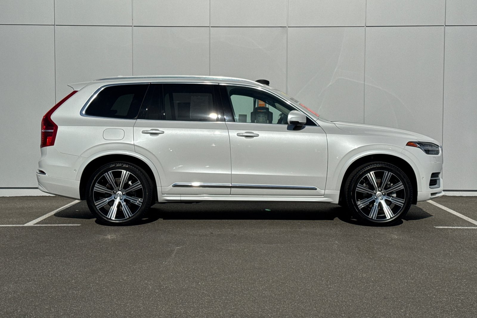 Used 2023 Volvo XC90 B6 Ultimate w/ Protection Package Premier AWD/4WD image 6
