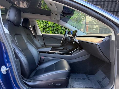 Used 2018 Tesla Model 3 Long Range RWD image 32
