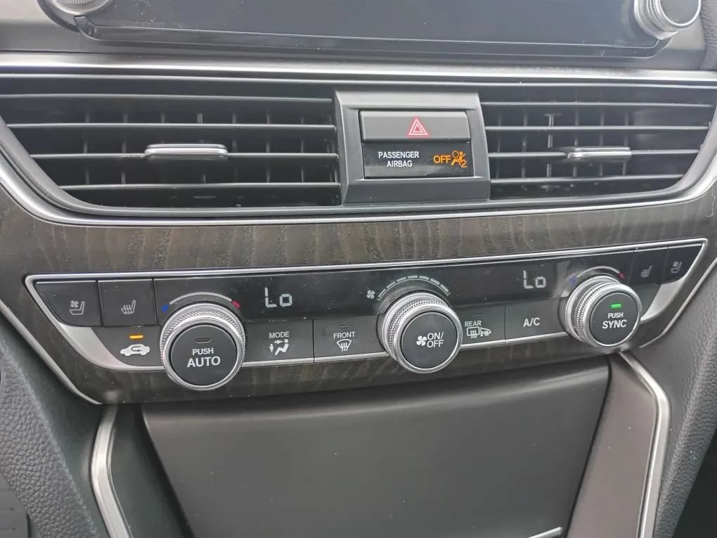 Used 2021 Honda Accord Touring image 12