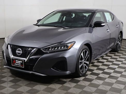 Used 2023 Nissan Maxima SV w/ Floor Mat Group FWD image 4