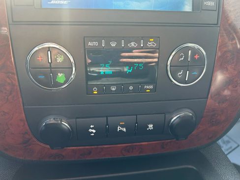 Used 2010 Chevrolet Avalanche LT w/ Regional Value Package image 21